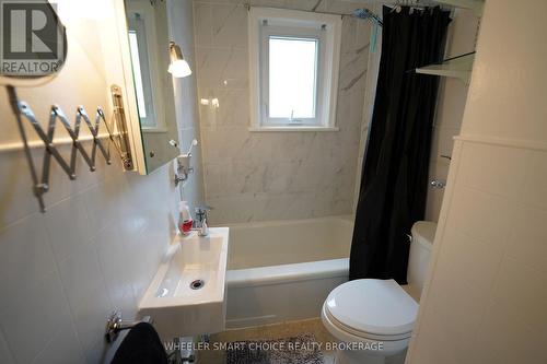 543 Fifth Street E, Cornwall, ON - Indoor Photo Showing Bathroom