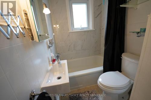 543 Fifth Street E, Cornwall, ON - Indoor Photo Showing Bathroom
