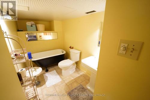 543 Fifth Street E, Cornwall, ON - Indoor Photo Showing Bathroom