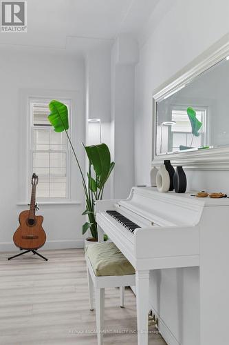 157 East 5Th Street, Hamilton, ON 