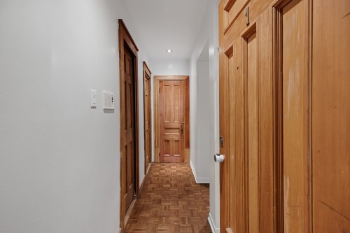 Passageway - 1-645 Rue Prince-Arthur O., Montréal (Le Plateau-Mont-Royal), QC - Indoor Photo Showing Other Room