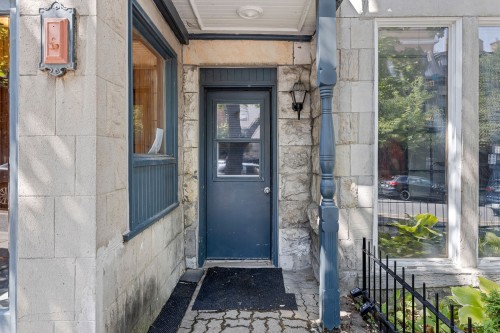 Front of Structure - 1-645 Rue Prince-Arthur O., Montréal (Le Plateau-Mont-Royal), QC - Indoor Photo Showing Bathroom