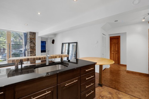 Kitchen - 1-645 Rue Prince-Arthur O., Montréal (Le Plateau-Mont-Royal), QC - Indoor Photo Showing Kitchen