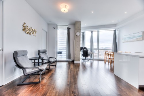 Salon - 3803-1188 Av. Union, Montréal (Ville-Marie), QC - Indoor