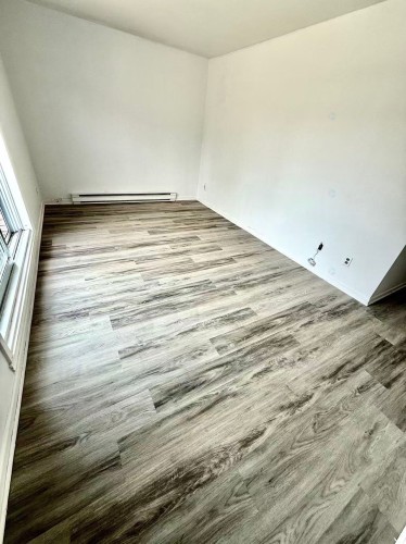 Living Room - 3-2505 Rue Nassau, Brossard, QC 
