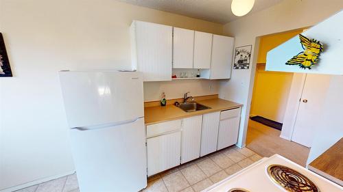 407-112 17Th Avenue, Cranbrook, BC - Indoor Photo Showing Kitchen