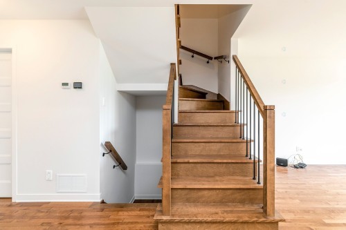 Staircase - 146 Westcroft Road, Beaconsfield, QC 