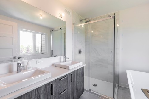 Master Bathroom - 146 Westcroft Road, Beaconsfield, QC 