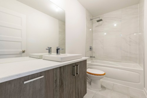 Bathroom - 146 Westcroft Road, Beaconsfield, QC 