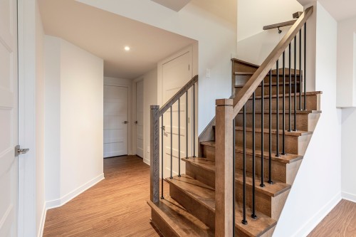 Staircase - 146 Westcroft Road, Beaconsfield, QC 