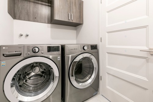 Laundry - 146 Westcroft Road, Beaconsfield, QC 
