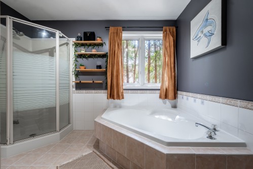 Salle de bains - 1538 Rue De Gascogne, Laval (Chomedey), QC - Indoor Photo Showing Bathroom