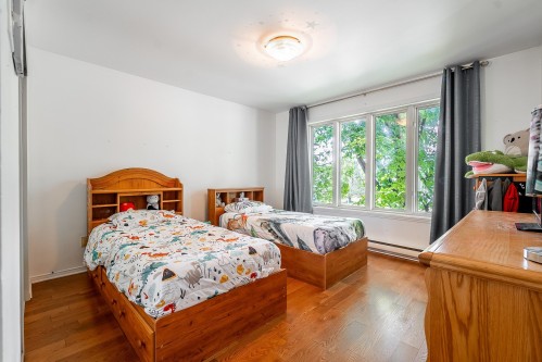 Chambre à coucher - 1538 Rue De Gascogne, Laval (Chomedey), QC - Indoor Photo Showing Bedroom