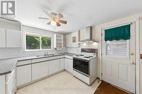 Kitchen - 1558 Champlain Road, Tiny, ON 