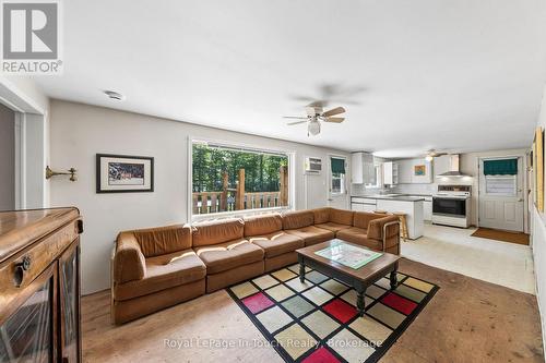 Living Area - 1558 Champlain Road, Tiny, ON - Indoor Photo Showing Living Room