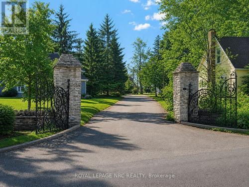 beautifully maintained - 24 Tennessee Avenue, Port Colborne (Sugarloaf), ON - Outdoor