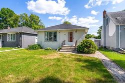 952 Calrossie Boulevard  Winnipeg, MB R3T 0X1