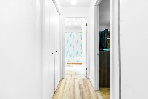 Corridor - 46 Rue Belle-Étoile, Val-David, QC 