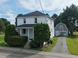 52 Queen ST  Sussex, NB E4E 2A9