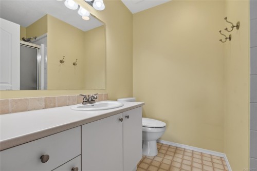 #302-245 First St, Duncan, BC - Indoor Photo Showing Bathroom