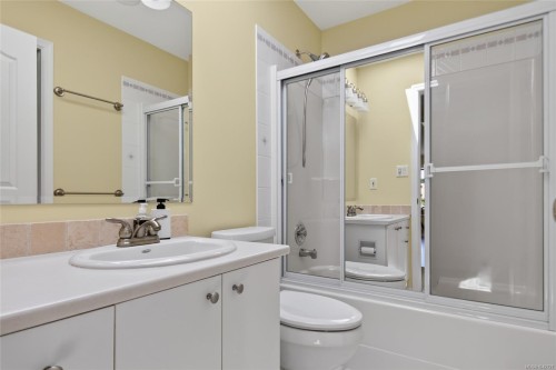 #302-245 First St, Duncan, BC - Indoor Photo Showing Bathroom