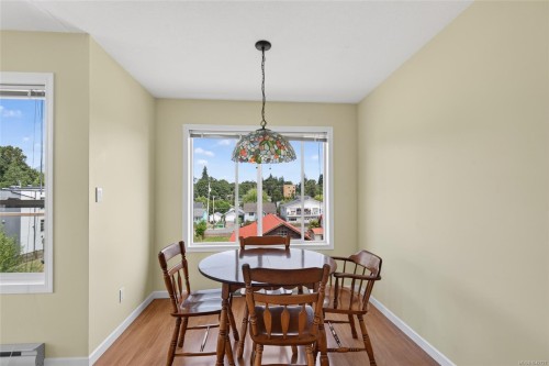 #302-245 First St, Duncan, BC - Indoor Photo Showing Dining Room