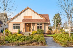 421 Poets Trail Dr Nanaimo, BC V9R 7B1
