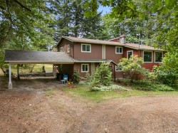 6025 Castley Rd Duncan, BC V9L 6K2