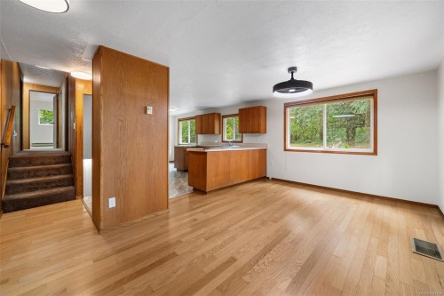 6025 Castley Rd, Duncan, BC 