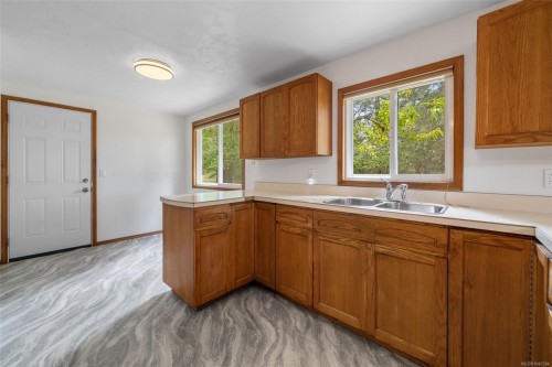 6025 Castley Rd, Duncan, BC 