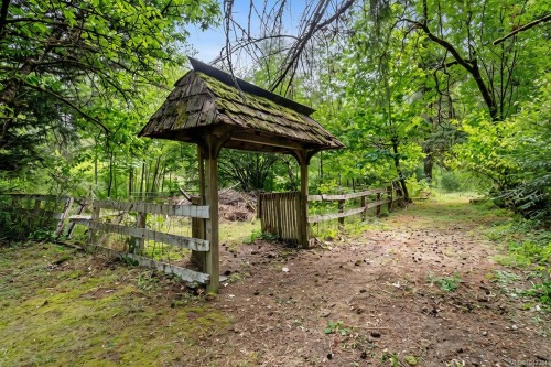 6025 Castley Rd, Duncan, BC 