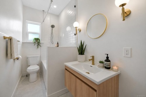 1246 Roy Rd, Saanich, BC 