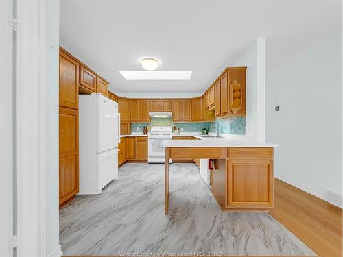 966 Fielding, Windsor, ON 