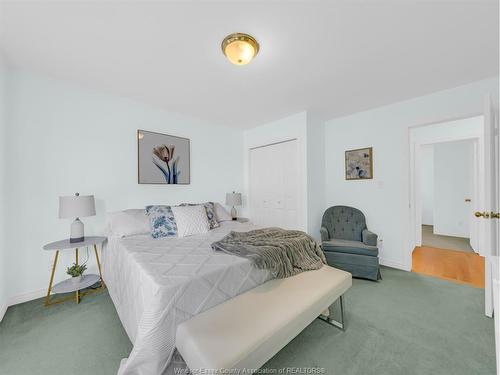 966 Fielding, Windsor, ON 