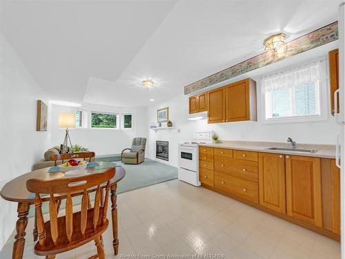 966 Fielding, Windsor, ON 