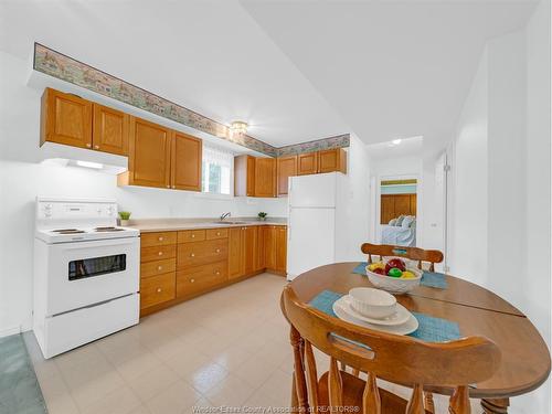 966 Fielding, Windsor, ON 