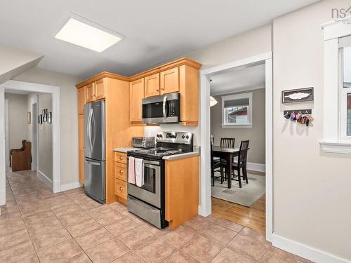 8 Eaton Avenue, Dartmouth, NS 