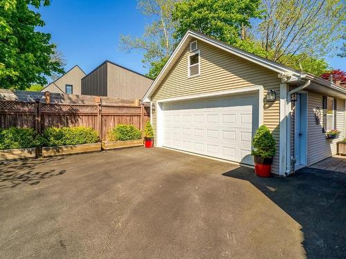 8 Eaton Avenue, Dartmouth, NS 