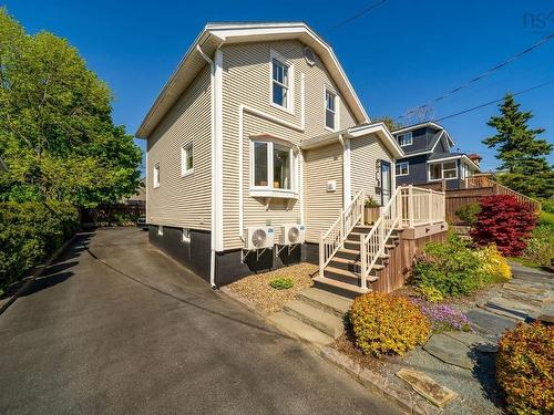 8 Eaton Avenue, Dartmouth, NS 