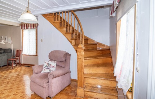 Staircase - 192 Ch. Des Pionniers E., L'Islet, QC 
