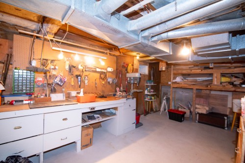 Workshop - 192 Ch. Des Pionniers E., L'Islet, QC 