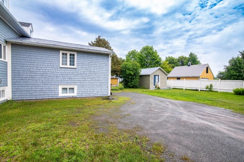 Courtyard - 192 Ch. Des Pionniers E., L'Islet, QC 