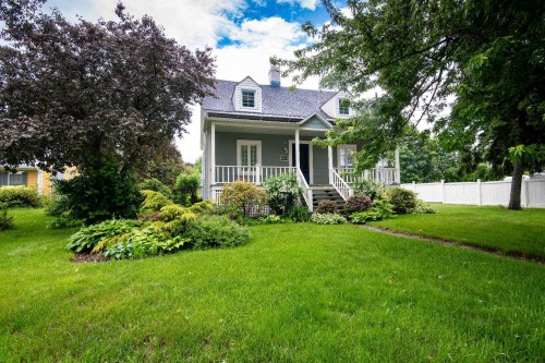 Front of Structure - 192 Ch. Des Pionniers E., L'Islet, QC 