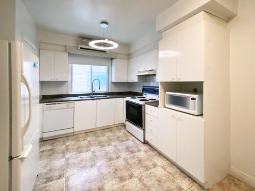Kitchen - 5853 Rue Dolbeau, Montréal (Côte-Des-Neiges/Notre-Dame-De-Grâce), QC 