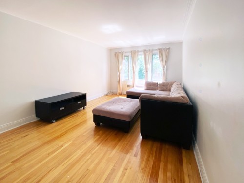 Living Room - 5853 Rue Dolbeau, Montréal (Côte-Des-Neiges/Notre-Dame-De-Grâce), QC 