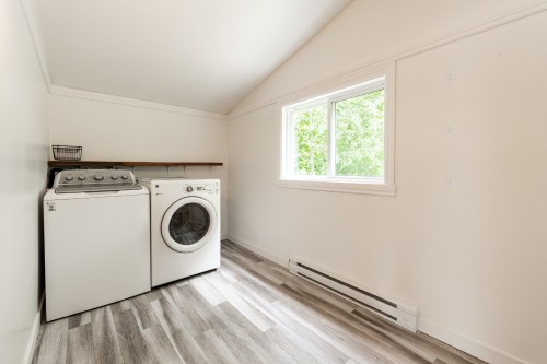 Salle de lavage - 2034 Route 337, Sainte-Julienne, QC - Indoor Photo Showing Laundry Room