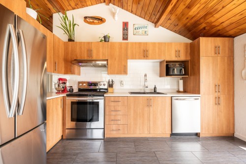 Cuisine - 2034 Route 337, Sainte-Julienne, QC - Indoor Photo Showing Kitchen