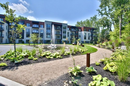 Cour - 103-2100 Rue Benoit, Saint-Bruno-De-Montarville, QC - Outdoor With Facade