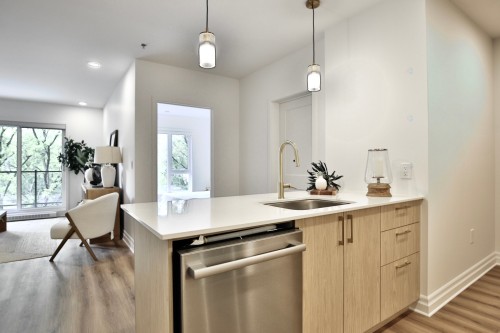 Coin-repas - 103-2100 Rue Benoit, Saint-Bruno-De-Montarville, QC - Indoor Photo Showing Kitchen