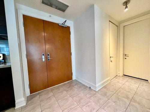 Mud Room - 1902-1100 Rue De La Montagne, Montréal (Ville-Marie), QC - Indoor Photo Showing Other Room